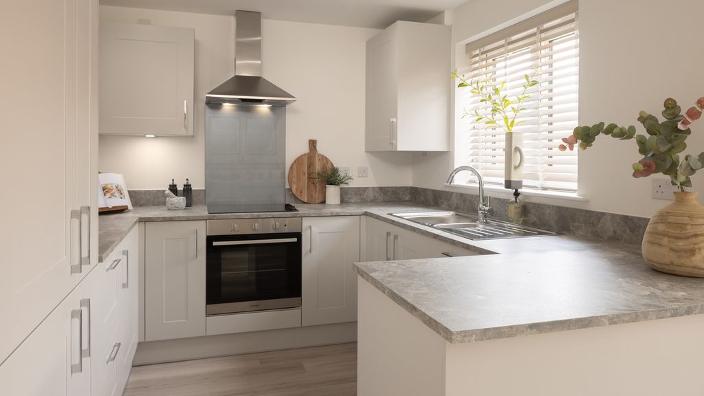 Property photo 3 of 10 Birchwood, Farnham