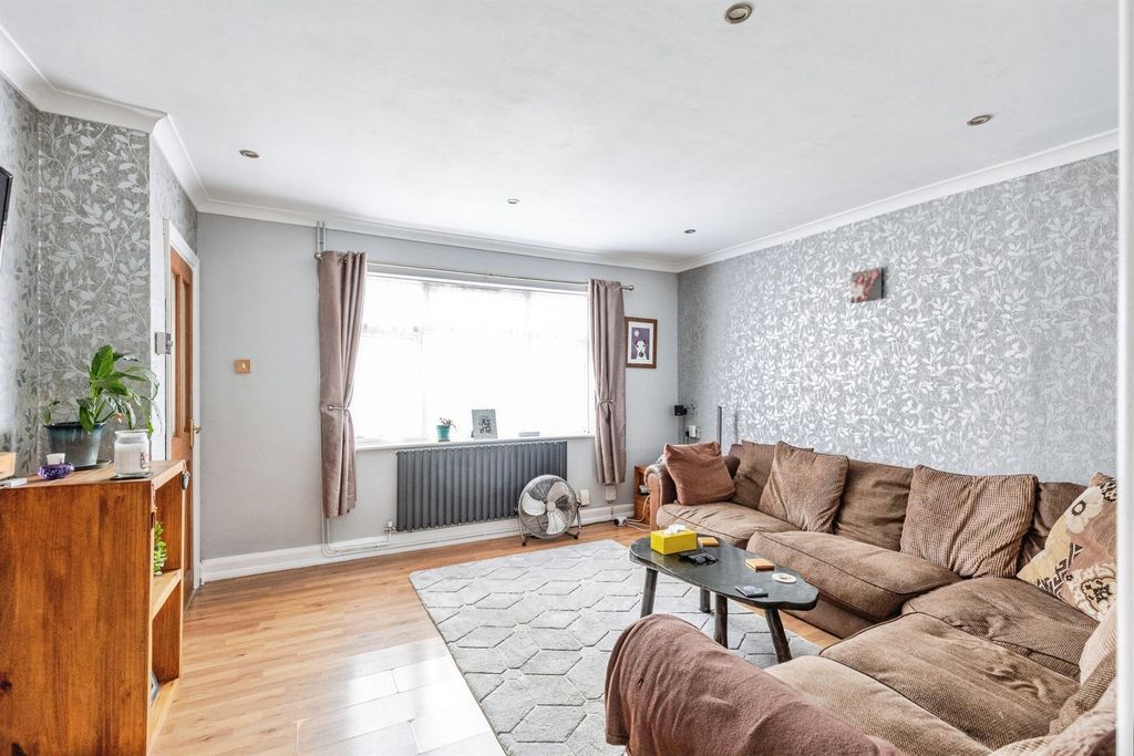 Property photo 2 of 14