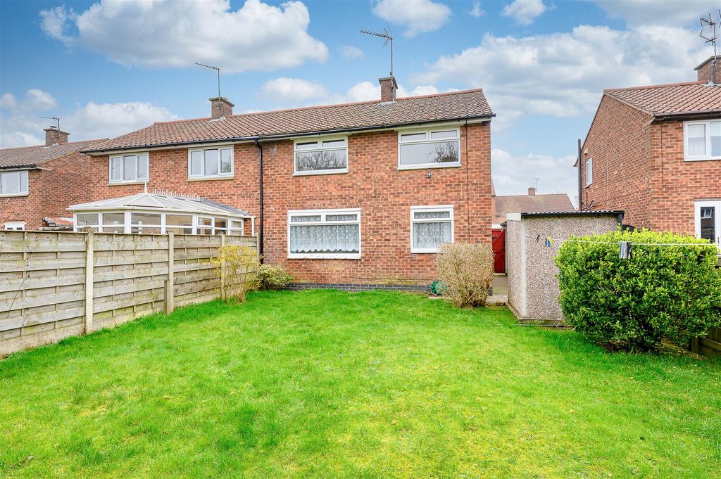 Property photo 3 of 14 Garden