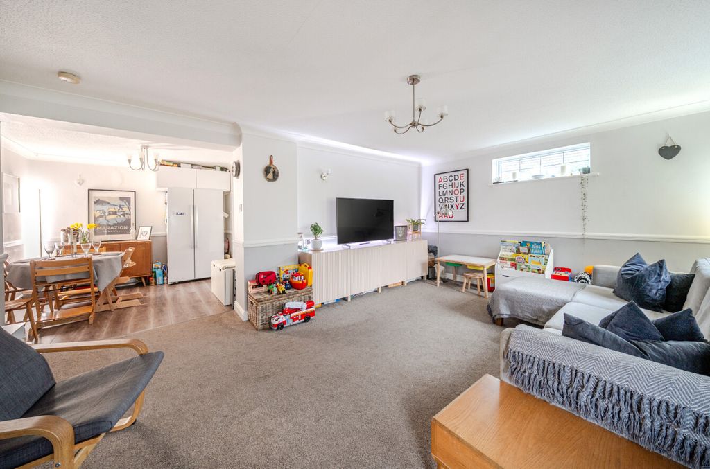 Property photo 2 of 28 1401089-7-6978913...