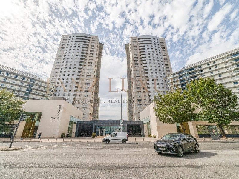 Property photo 2 of 53