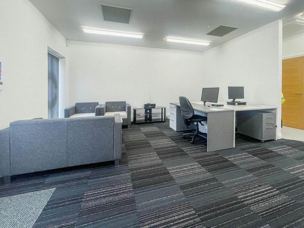 Property photo 2 of 6 1.Jpg