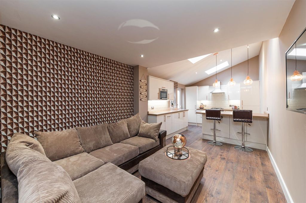 Property photo 2 of 12 Edit-2351.Jpg