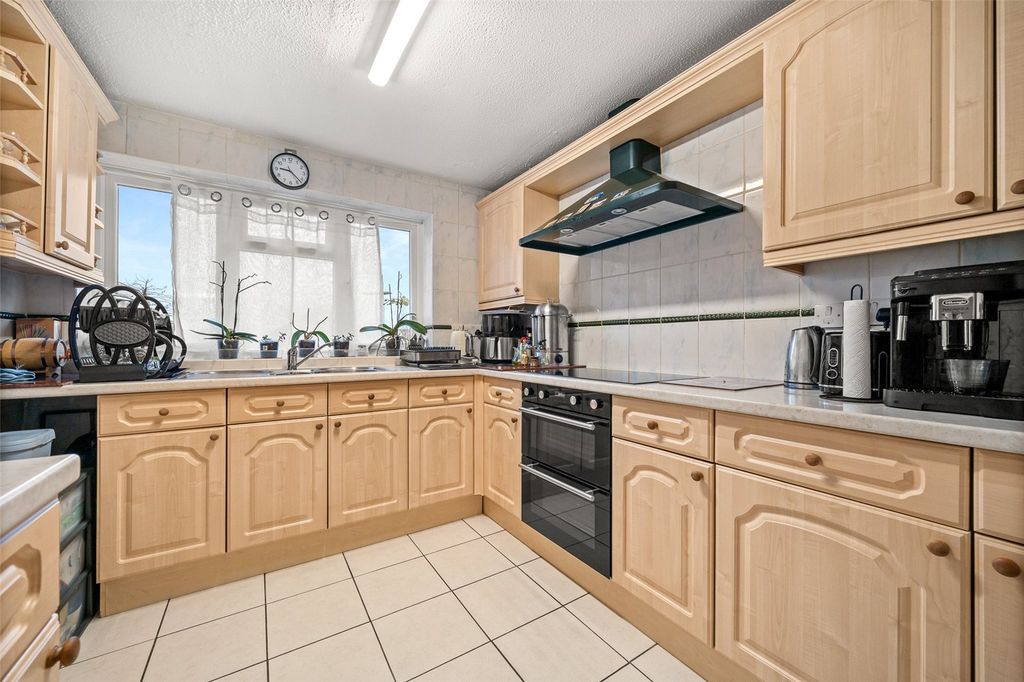 Property photo 2 of 11 Picture No. 10