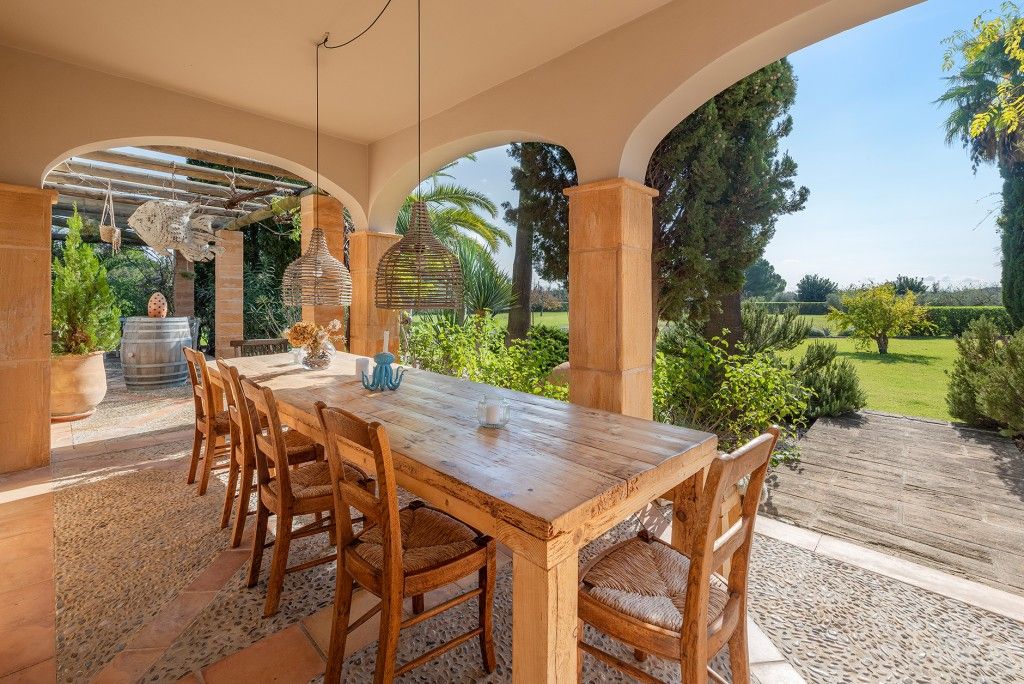 Property photo 3 of 20 Covered Terrace (2)
