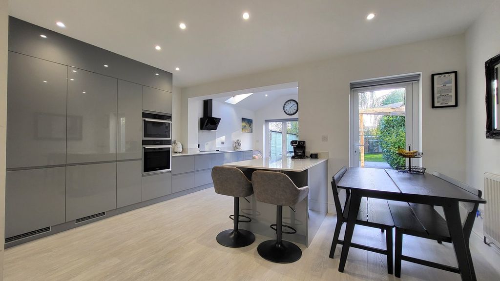 Property photo 1 of 35