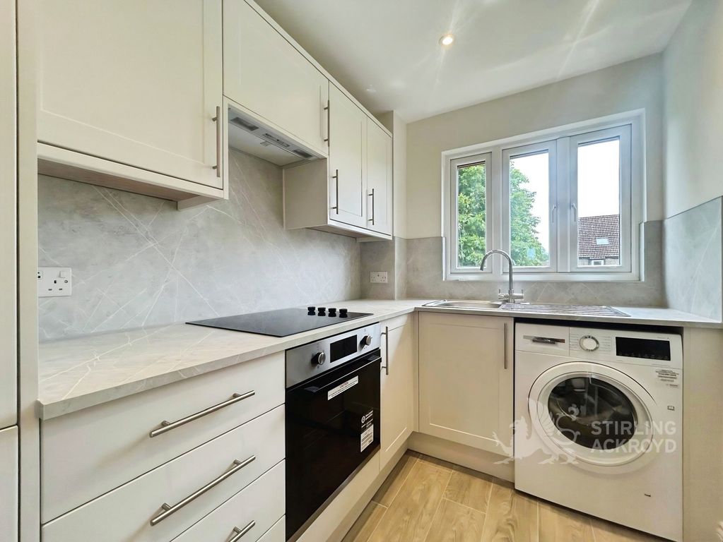 Property photo 2 of 5 Kitchen