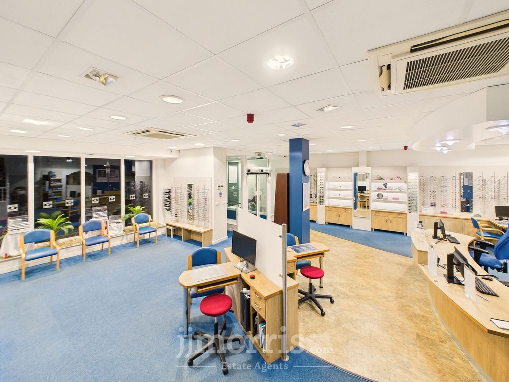 Property photo 2 of 37