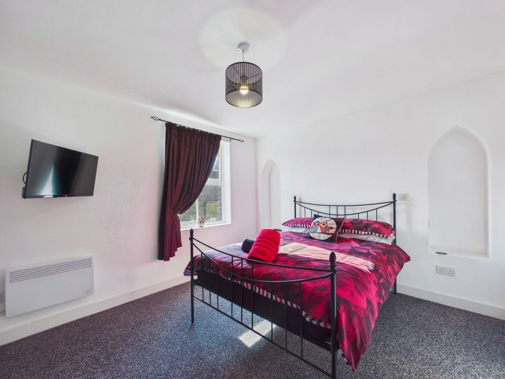 Property photo 3 of 17