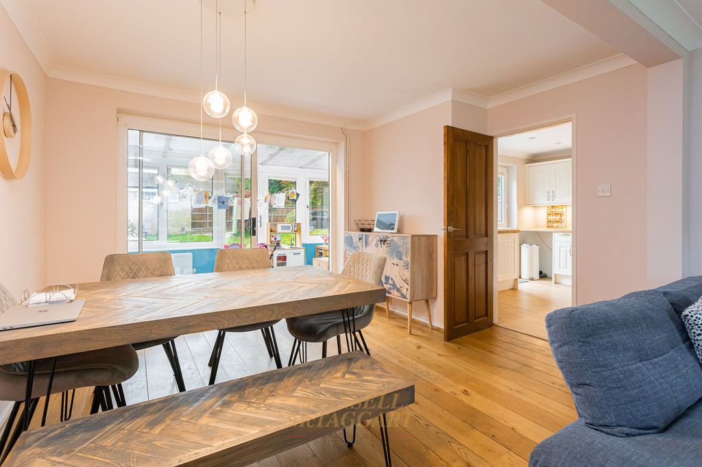 Property photo 3 of 24