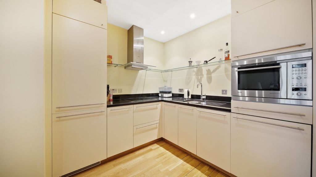 Property photo 2 of 24 Picture No. 15