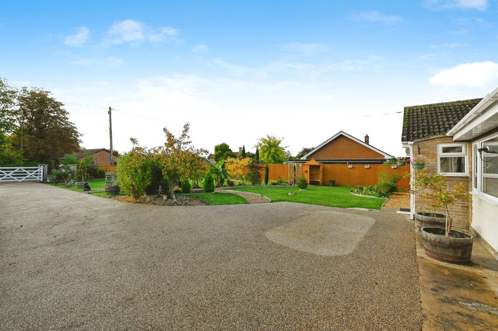 Property photo 3 of 32