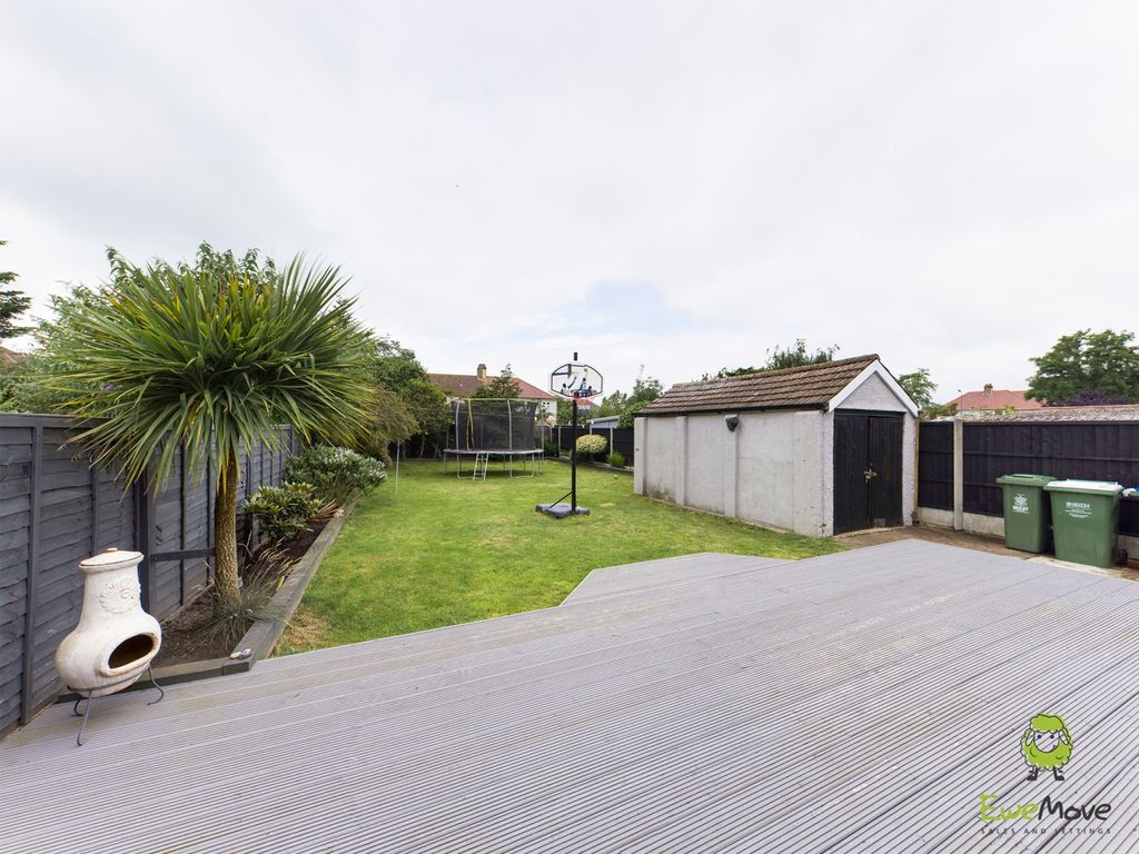 Property photo 2 of 8 Presented By Nicoleta At Ewemove Bexleyheath And D