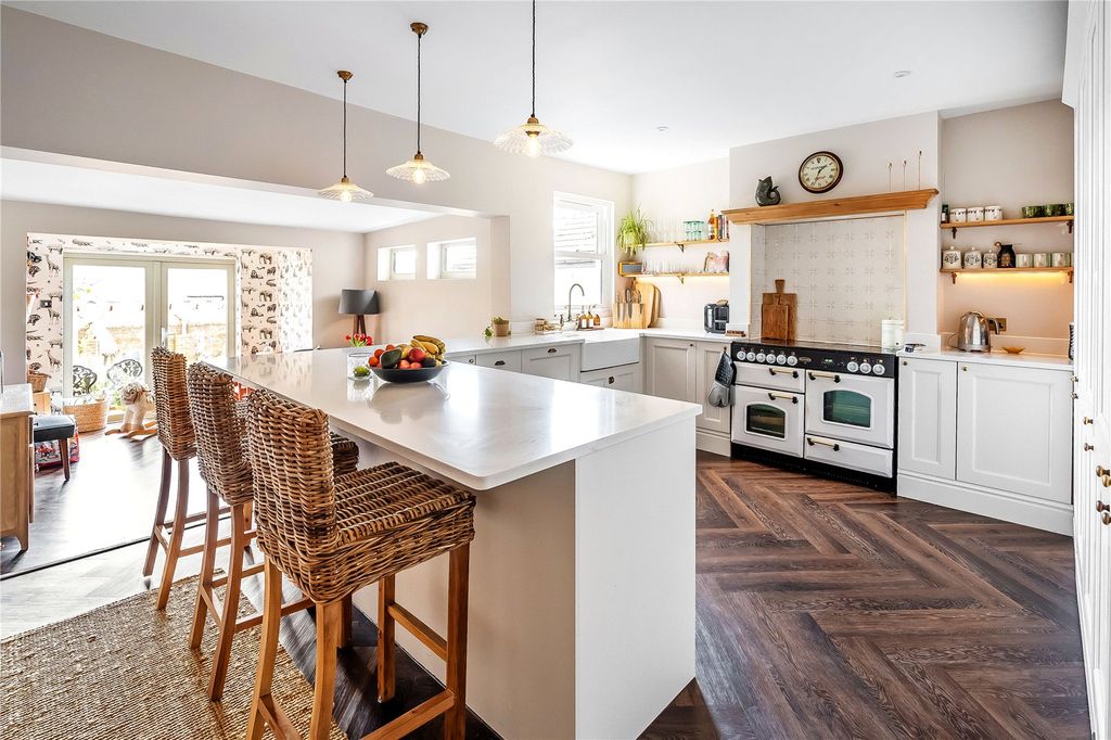 Property photo 2 of 16 Kitchen