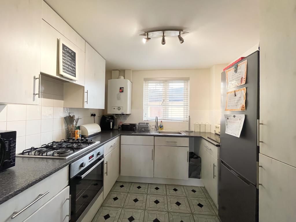 Property photo 2 of 8 Kitchen