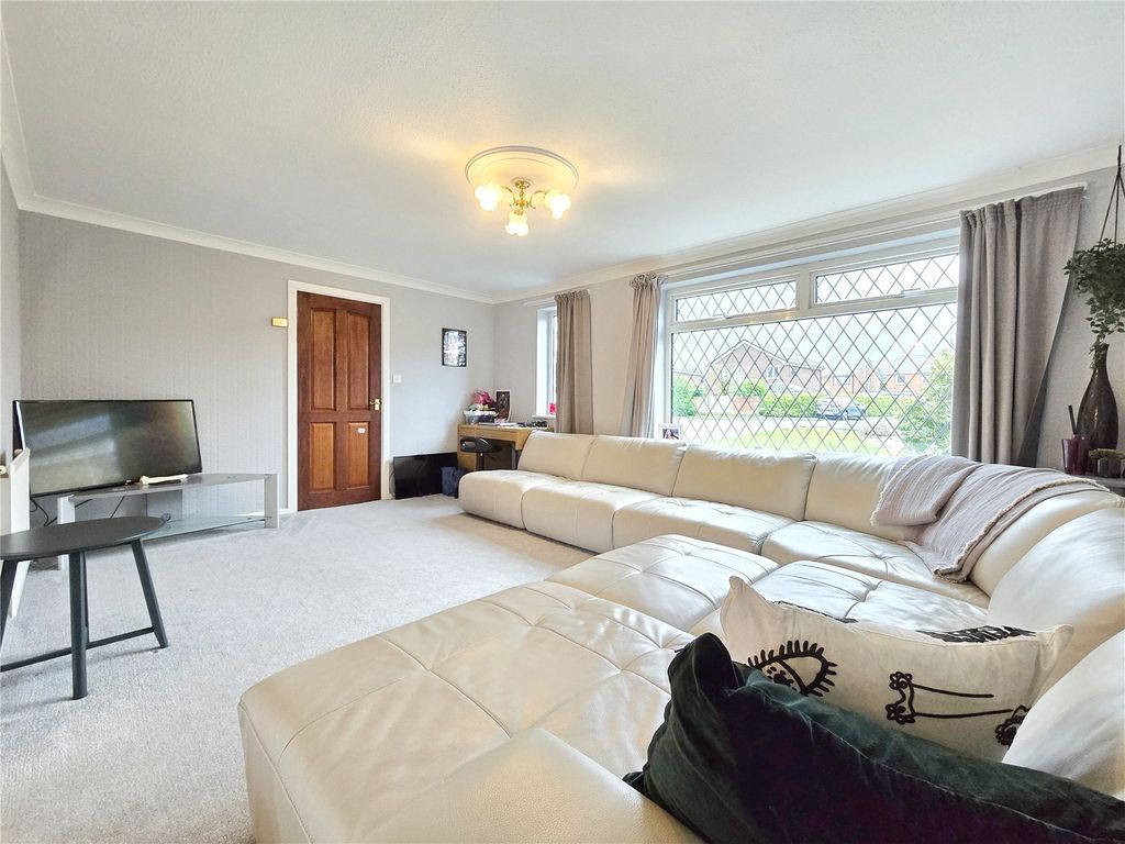 Property photo 2 of 22 Lounge