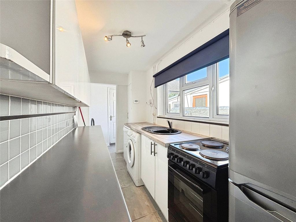 Property photo 2 of 9 Picture No. 11