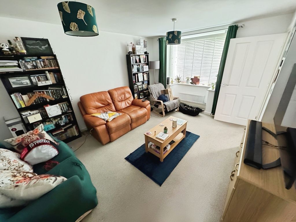 Property photo 2 of 11
