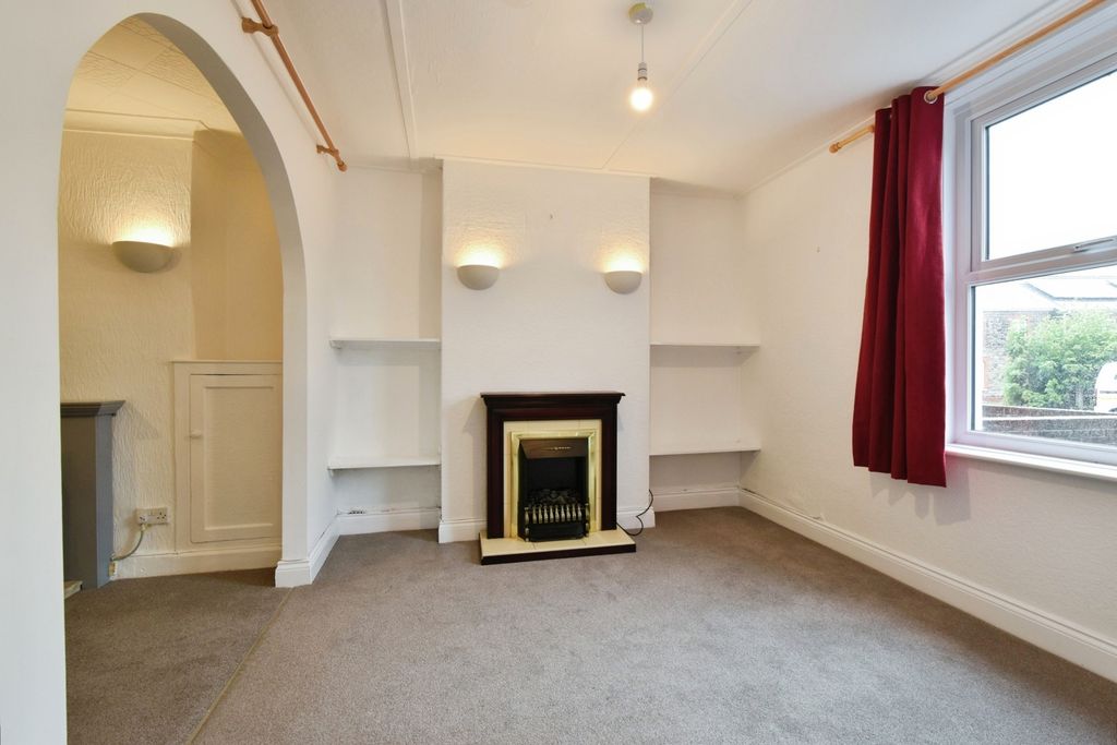 Property photo 3 of 17 Photo
