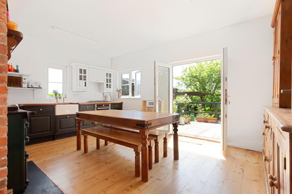 Property photo 2 of 19 Photo 2