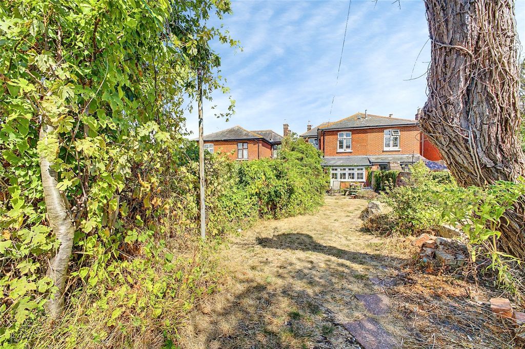 Property photo 2 of 40 Picture No. 15