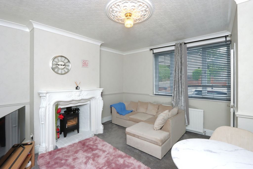Property photo 3 of 17 Photo