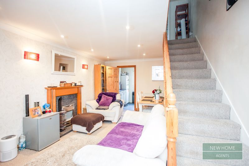 Property photo 3 of 16 Photo 8