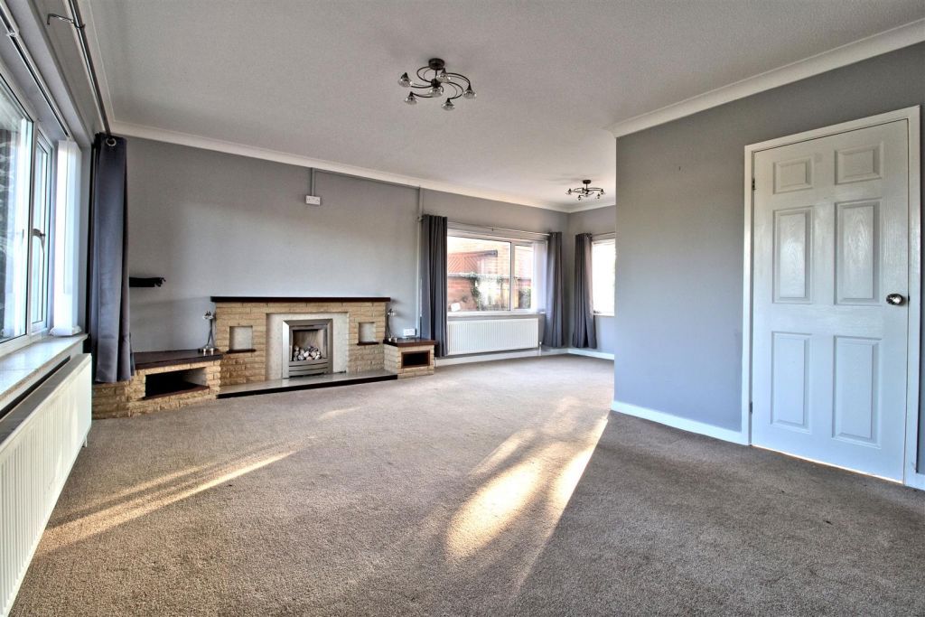 Property photo 3 of 39