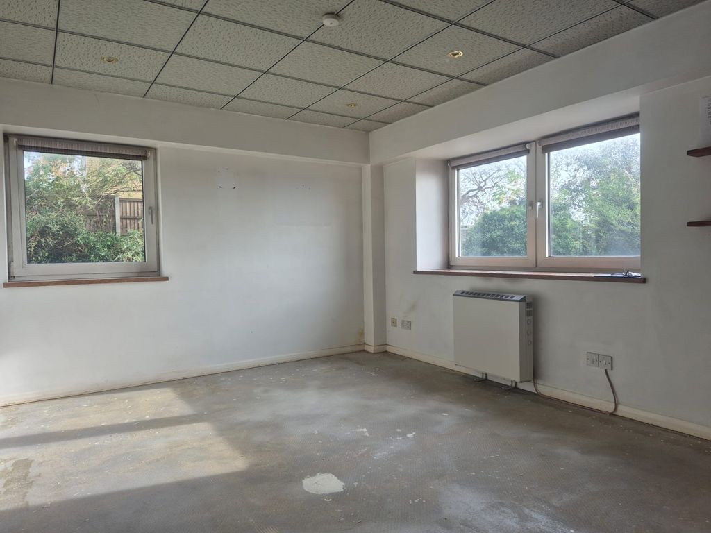 Property photo 3 of 4