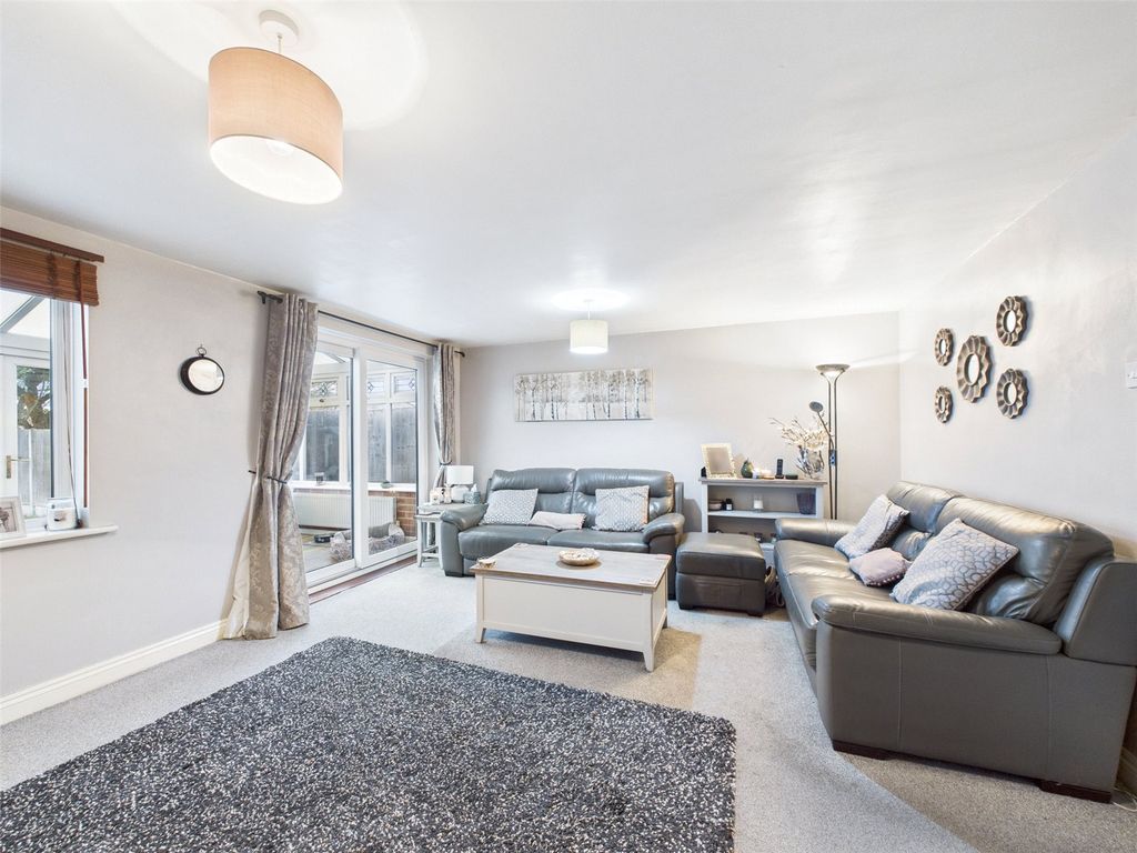 Property photo 2 of 19 Picture No. 18