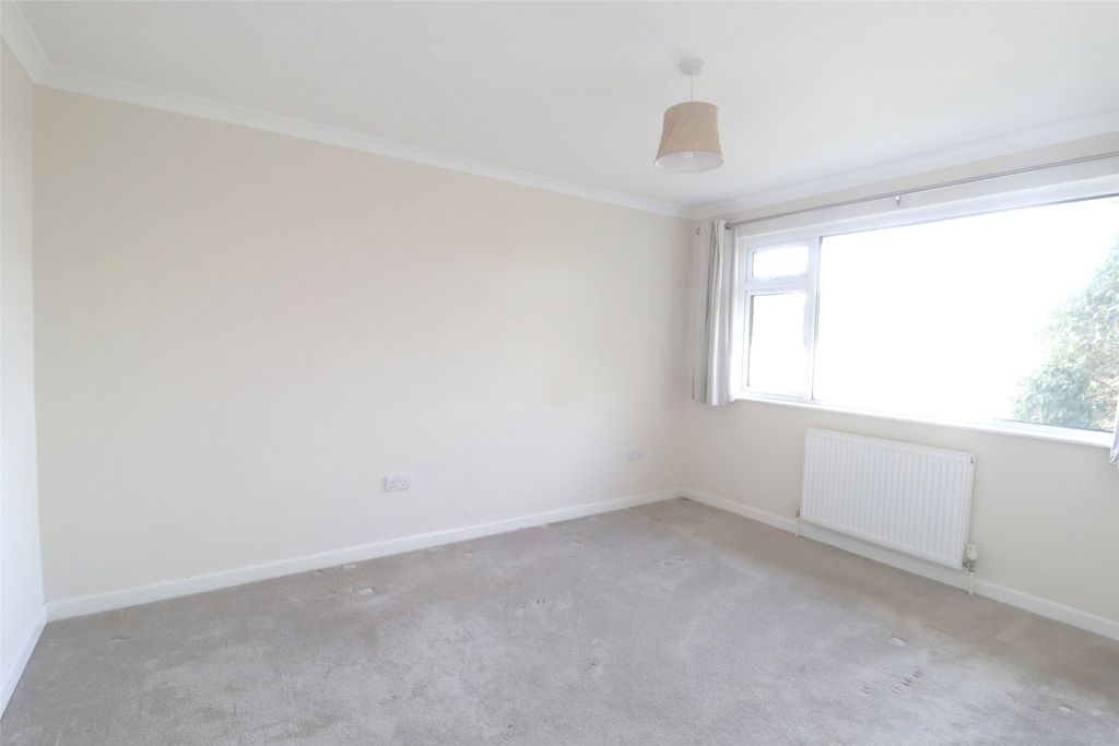 Property photo 3 of 10 4 - Picture No. 20