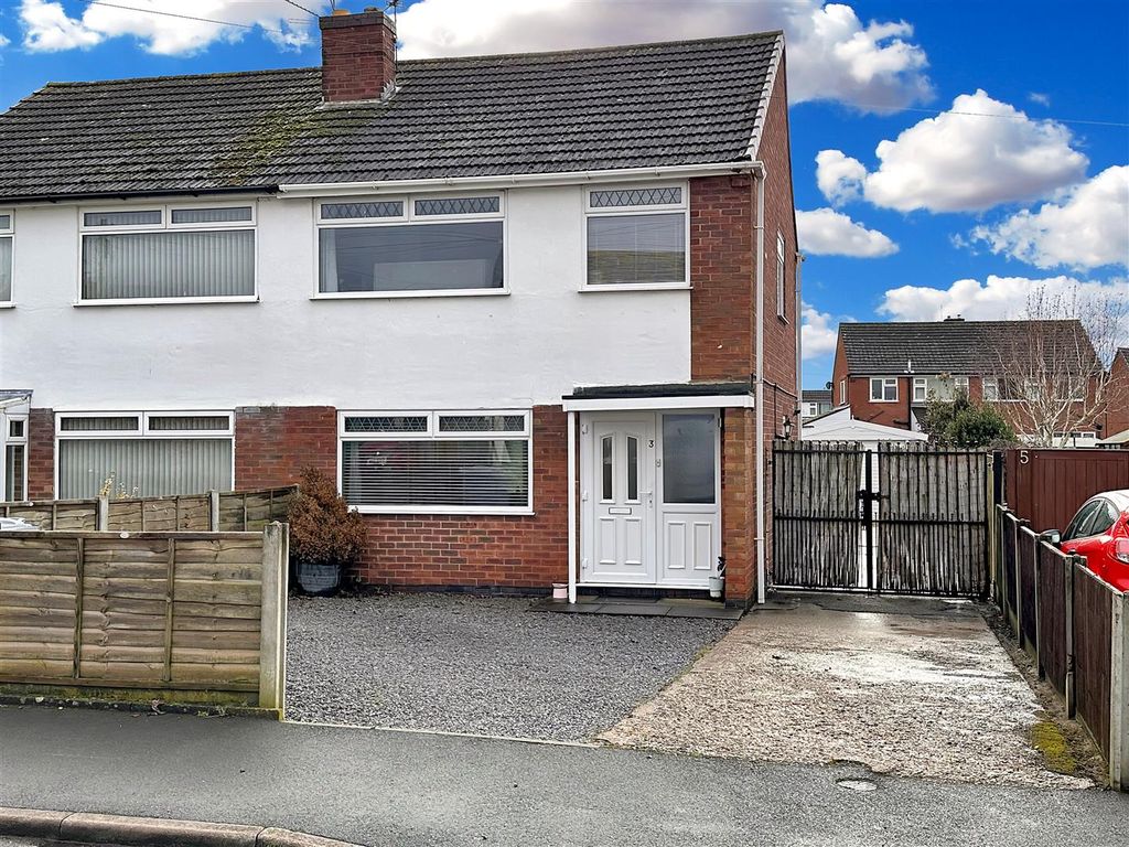 Property photo 1 of 17 Front Aspect 680