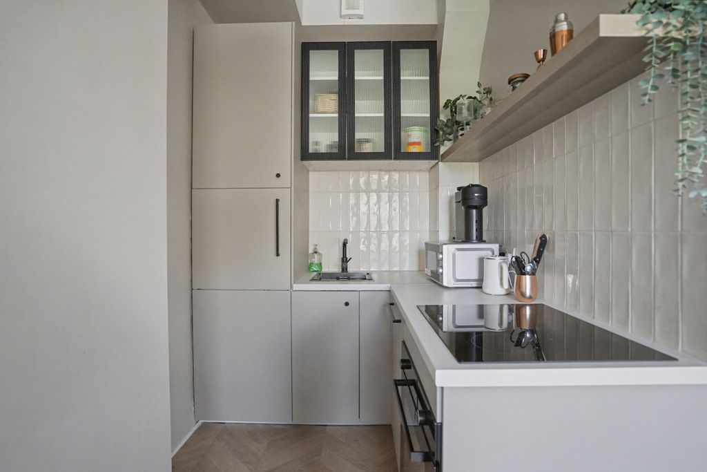 Property photo 3 of 12 12c Fox Hill, Crystal Palace, London, Se19 2Uu