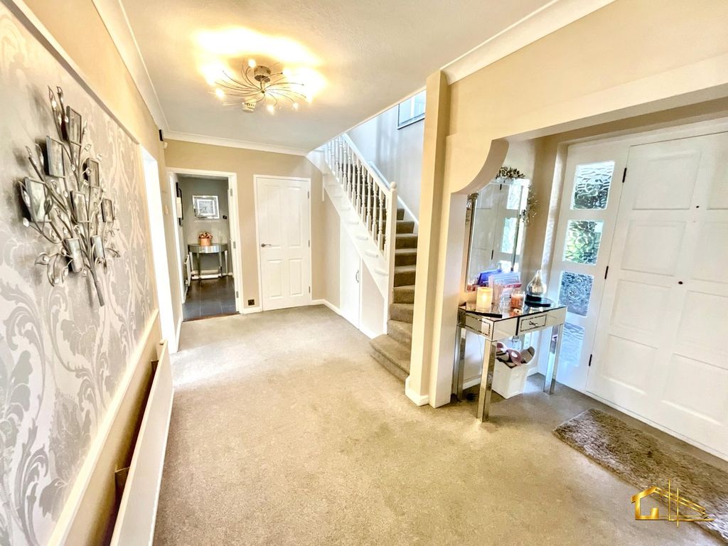 Property photo 2 of 24