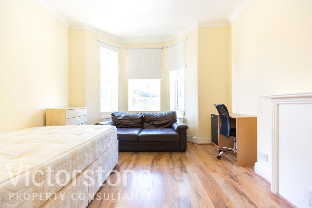 Property photo 3 of 13 1512464