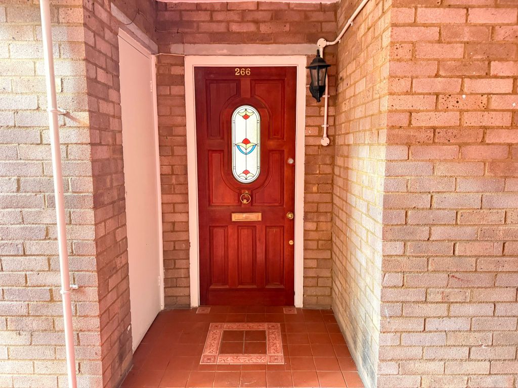 Property photo 3 of 11