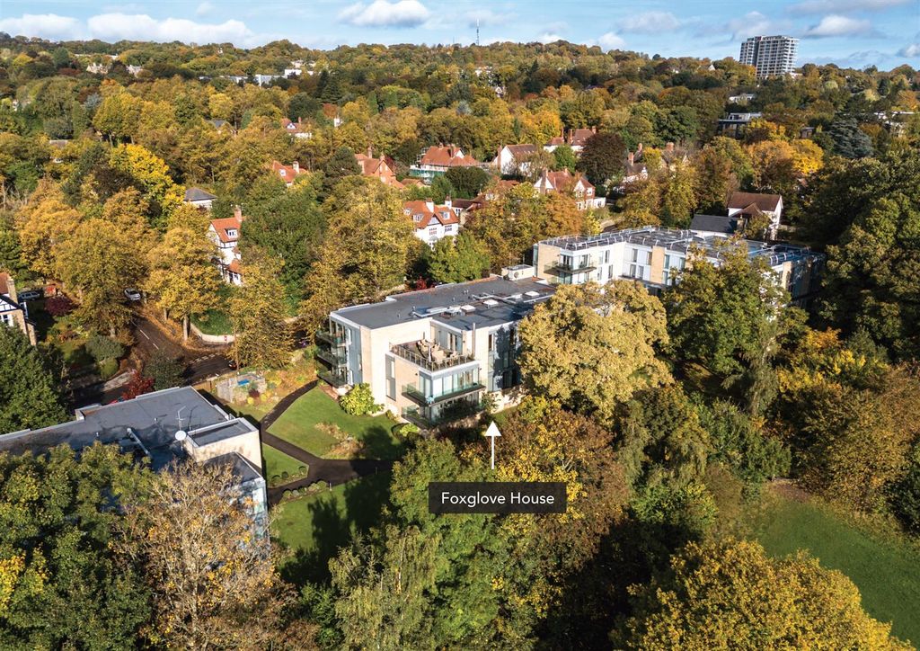 Property photo 1 of 17 Foxglove House