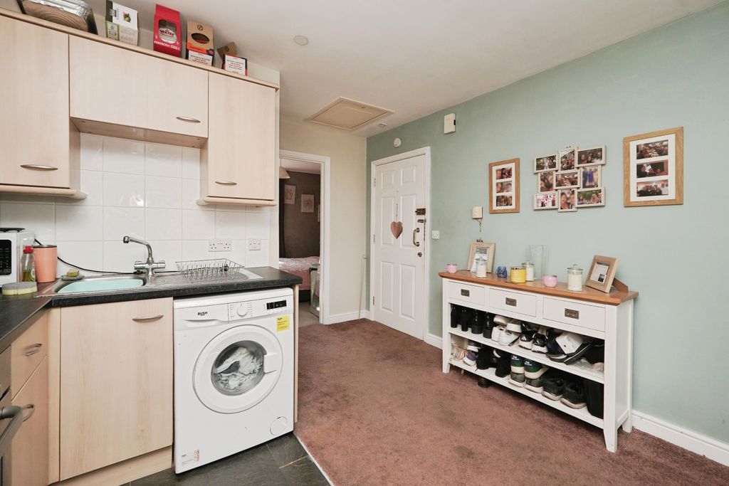 Property photo 3 of 14