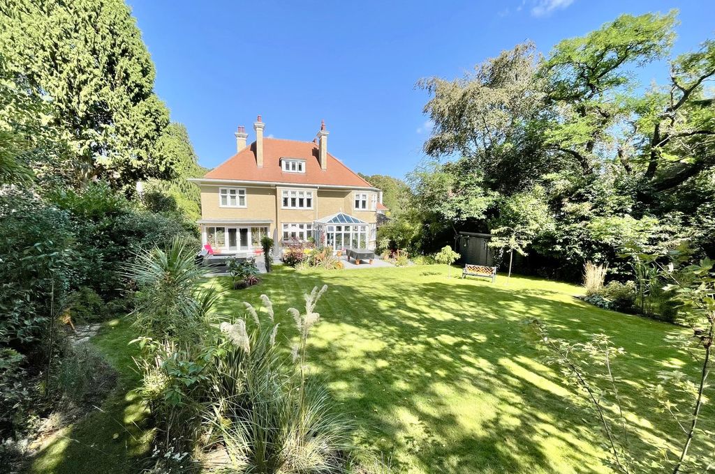 Property photo 3 of 43