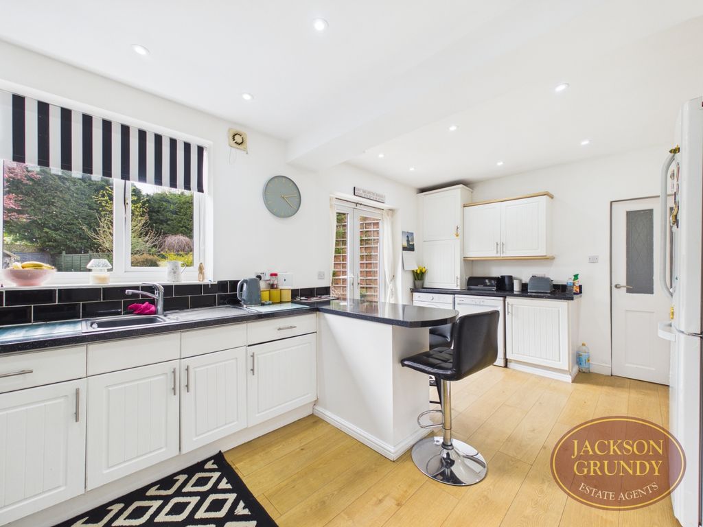 Property photo 3 of 19 Firtree Walk