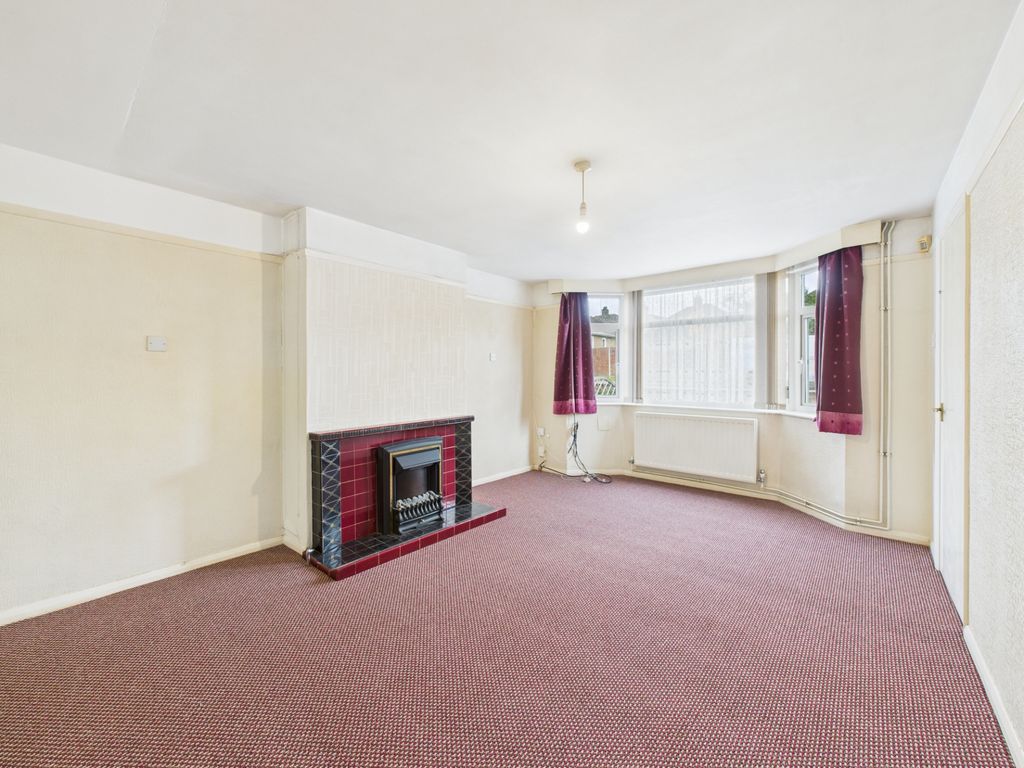 Property photo 3 of 11 Lounge