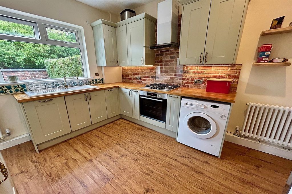 Property photo 3 of 20 Kitchen