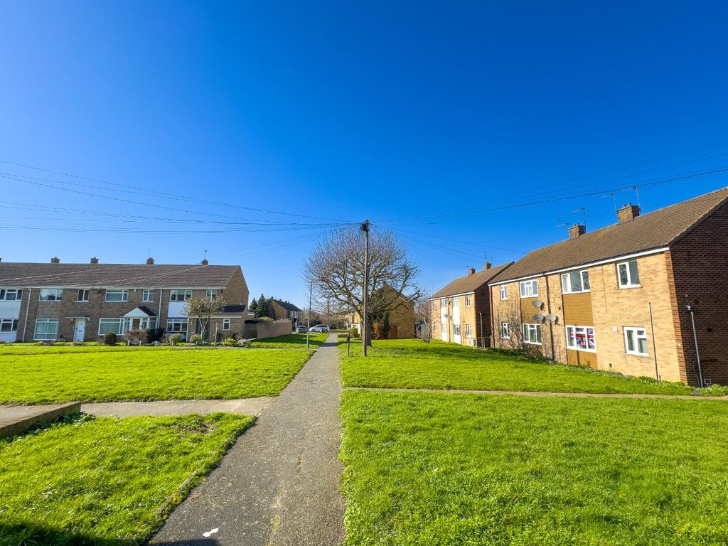 Property photo 1 of 15 4848001