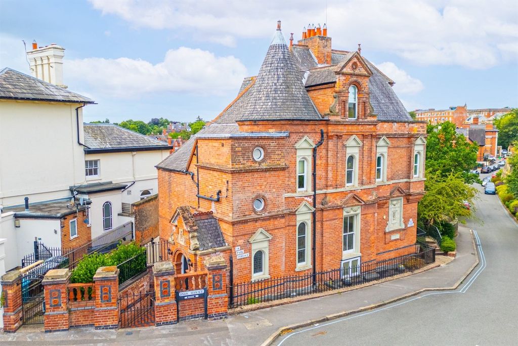 Property photo 1 of 26 (Main)