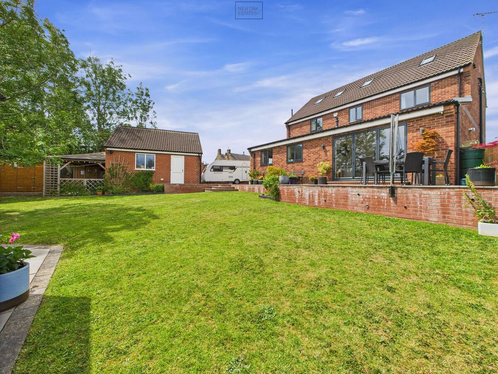 Property photo 3 of 44