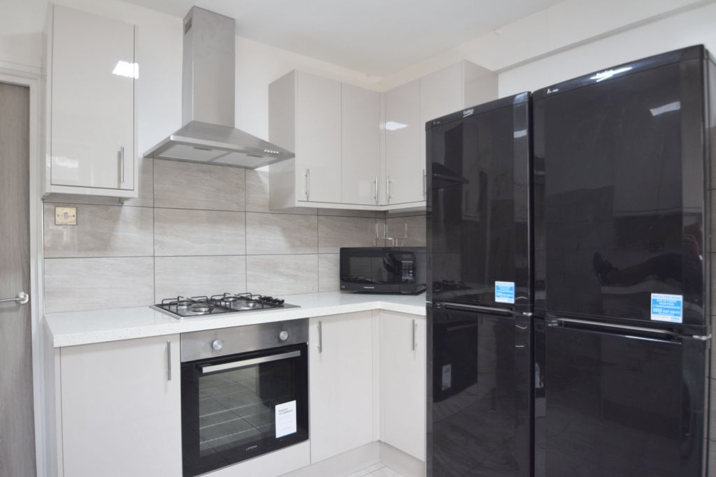 Property photo 2 of 14 Photo 3