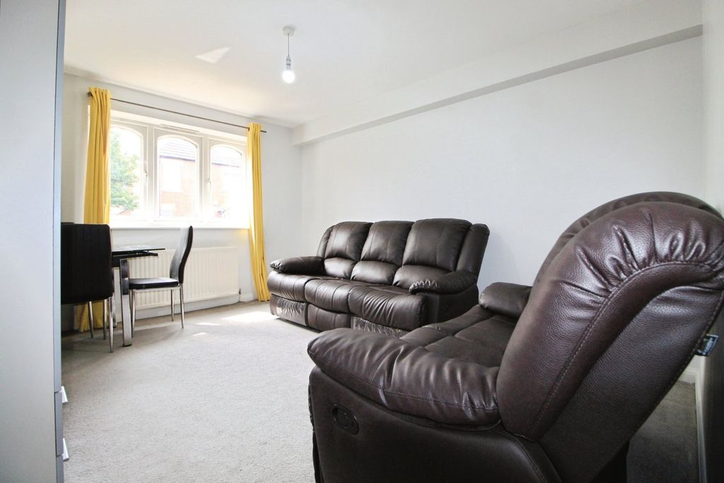 Property photo 2 of 12 Gallery