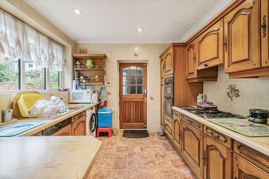 Property photo 3 of 13 Kitchen