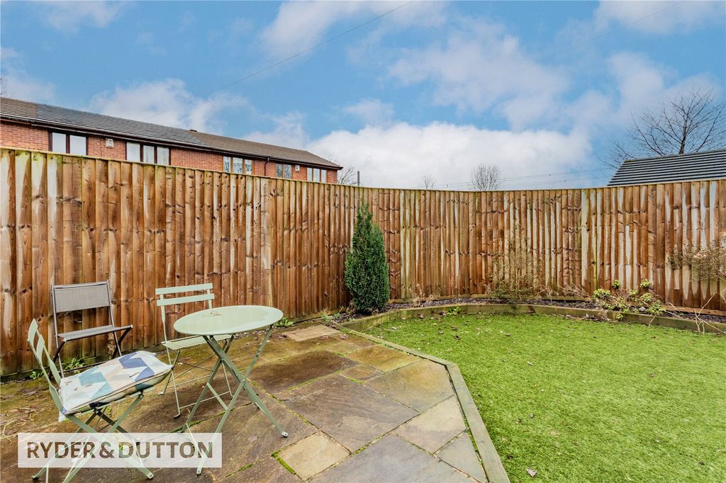 Property photo 2 of 27 Garden