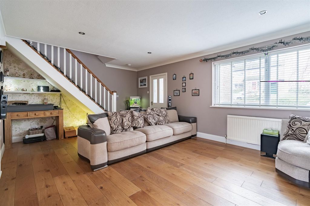 Property photo 3 of 16 Living Room